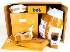 XL Doos met Ongeopende Postpakketten