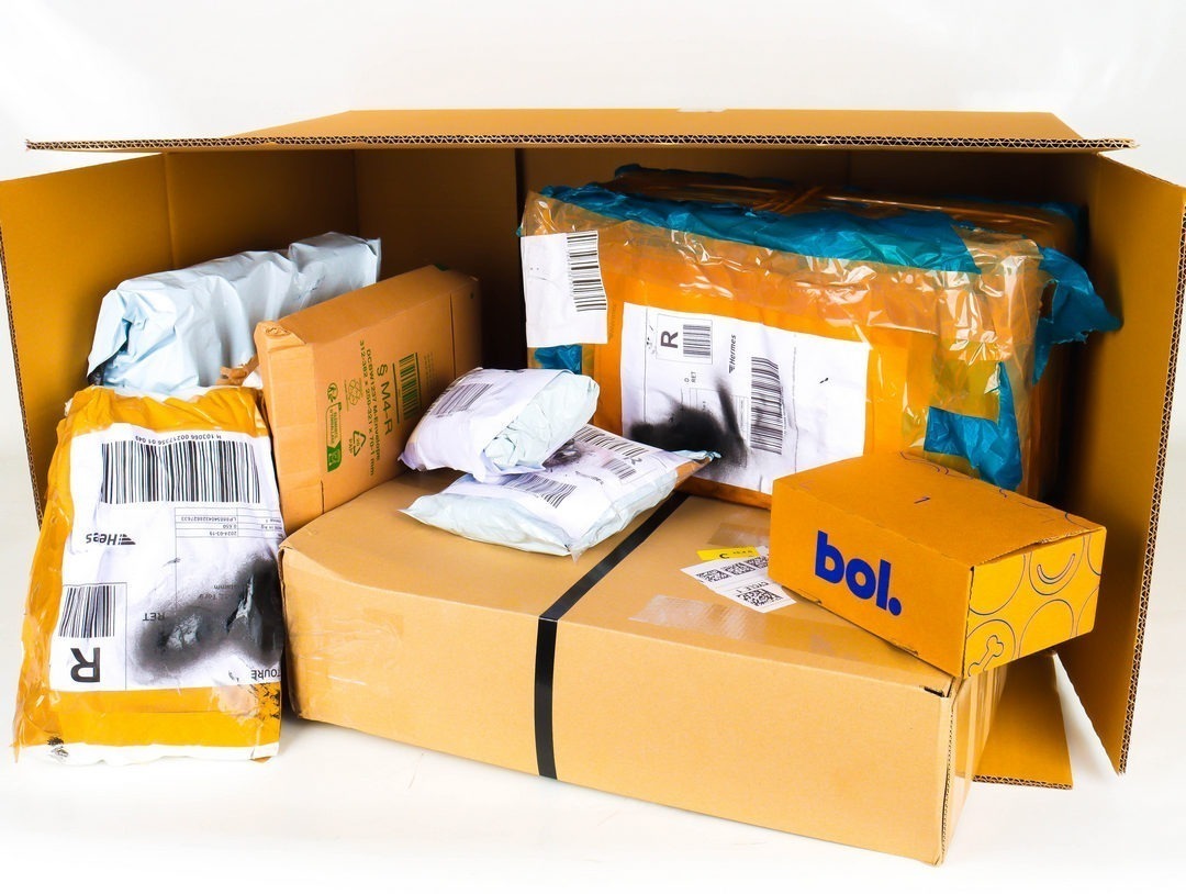 XXL Doos met Ongeopende Postpakketten